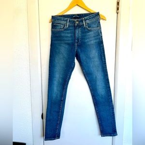 Levi’s high rise skinny jeans, perfect condition